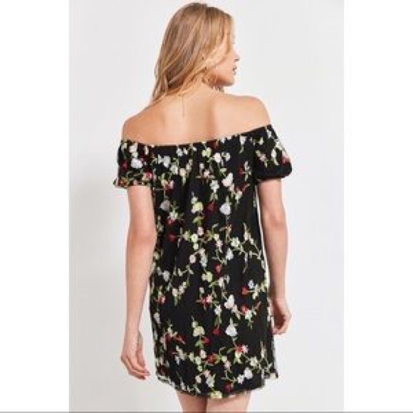 Kimchi Blue off the shoulder embroidered dress - Picture 2 of 3